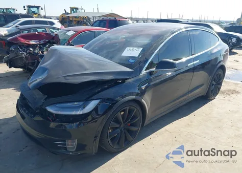 2018 Tesla Model X 100D/75D/P100D z USA, uszkodzony, nr VIN 5YJXCAE44JF081112